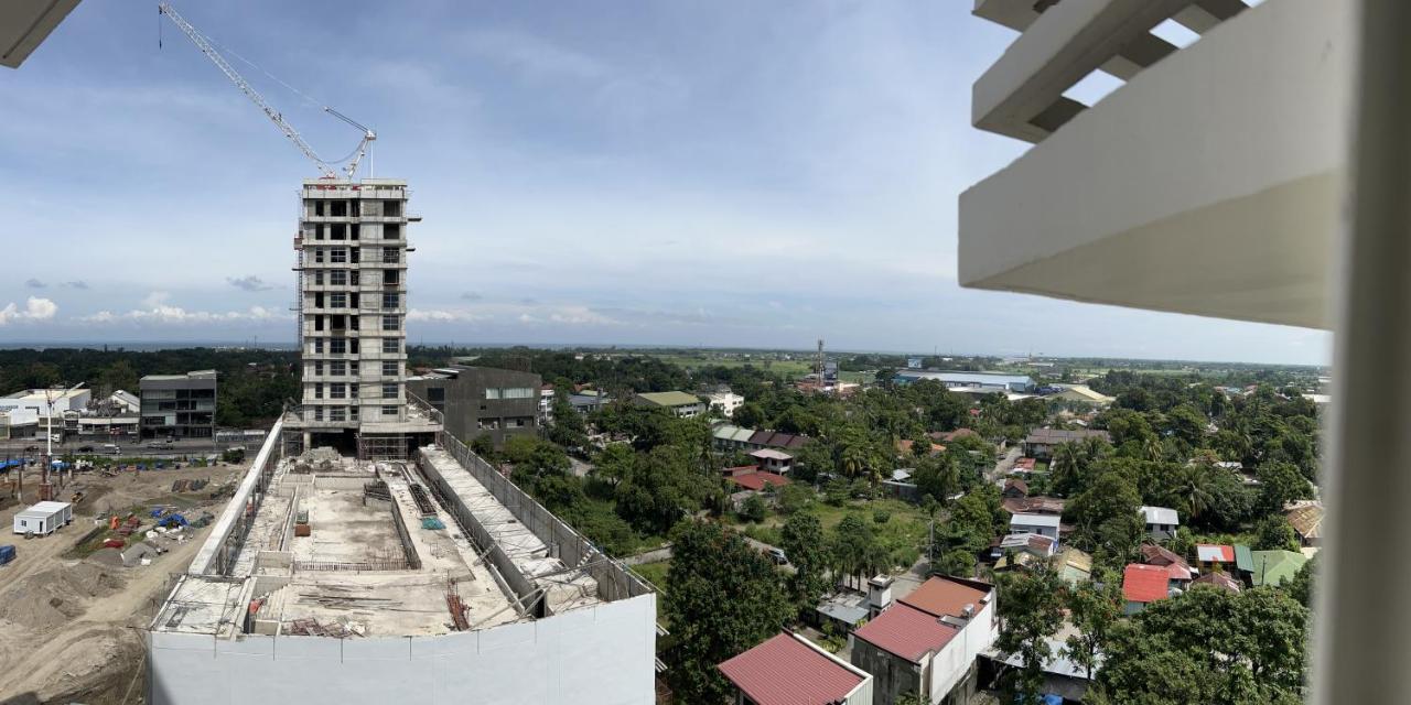 Lovely Studio Condominiums At Mesavirre Garden Residences บาโคลอด ภายนอก รูปภาพ