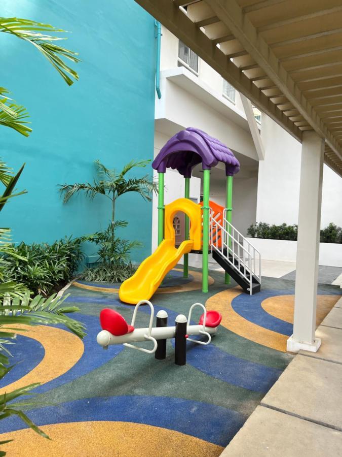 Lovely Studio Condominiums At Mesavirre Garden Residences บาโคลอด ภายนอก รูปภาพ