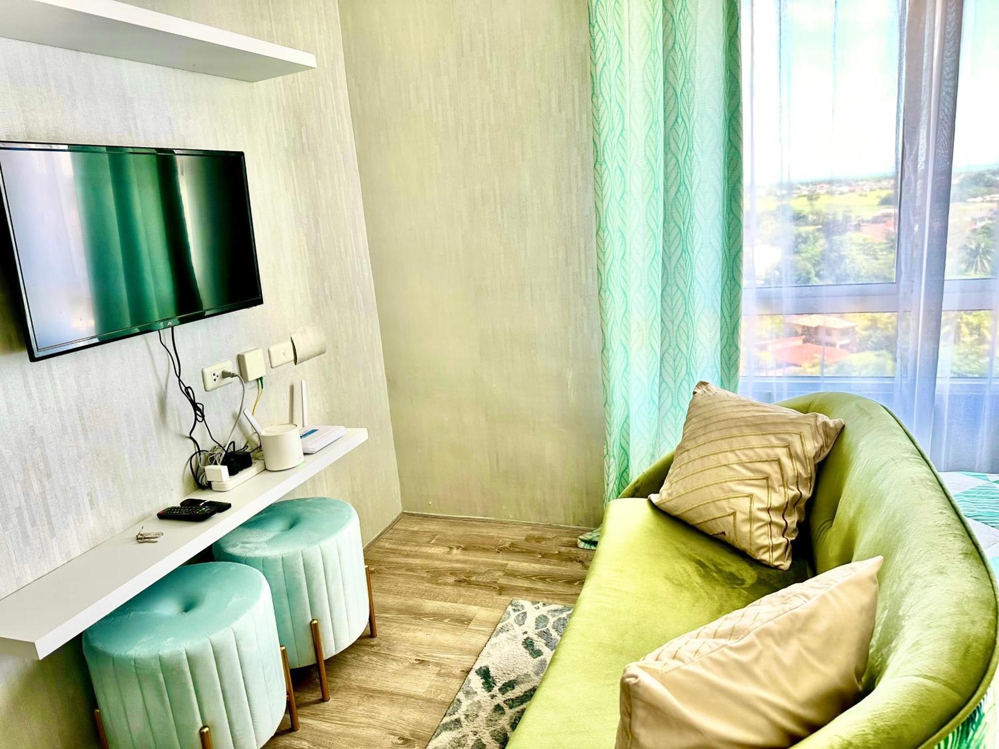 Lovely Studio Condominiums At Mesavirre Garden Residences บาโคลอด ภายนอก รูปภาพ