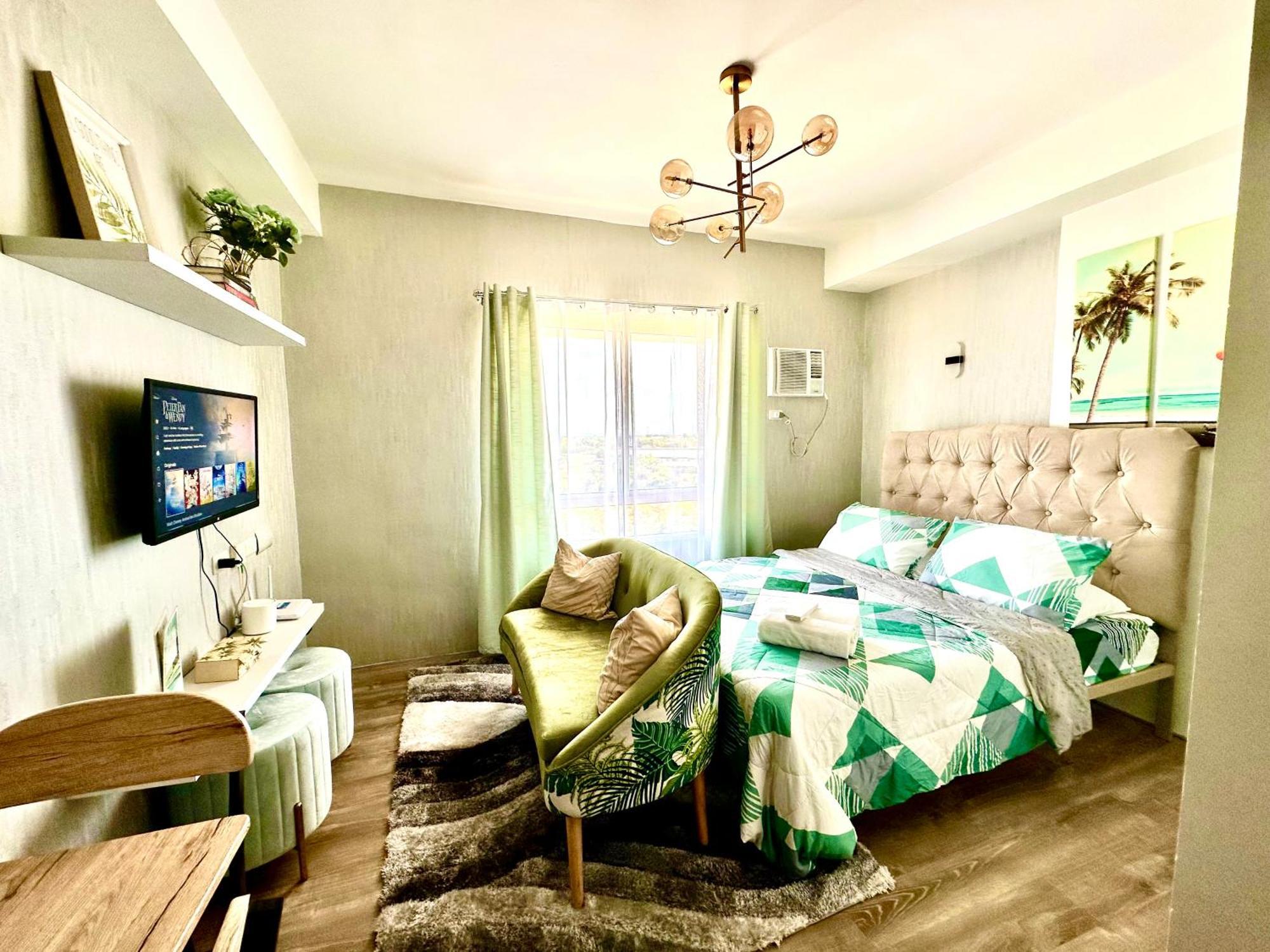 Lovely Studio Condominiums At Mesavirre Garden Residences บาโคลอด ภายนอก รูปภาพ